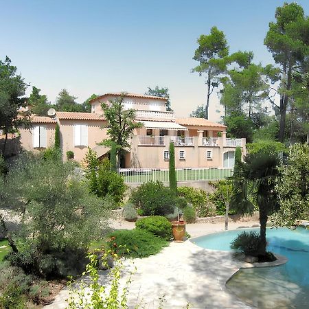 Villa Spacieuse Avec Piscine A Saint Maximin מראה חיצוני תמונה