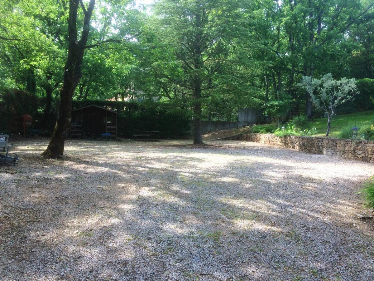 Villa Spacieuse Avec Piscine A Saint Maximin מראה חיצוני תמונה